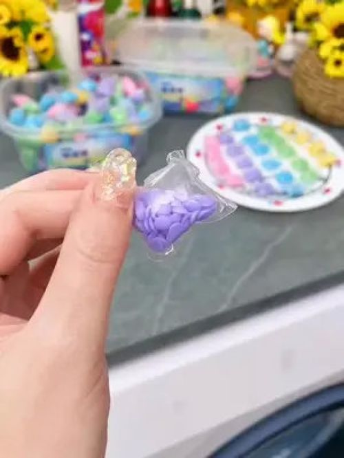  独立包装的留香珠真的是方便一次一到两颗,再也不怕倒多了洗衣留香珠留香珠