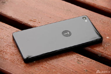 锤子手机t14g版开箱图赏双面玻璃设计组图 锤子手机t14g版开箱图赏双面玻璃设计组图