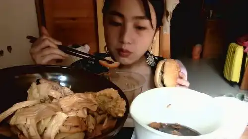 特色美食抓紧收藏,吃货小表情真到位,饿了就评论出来哦 特色美食抓紧收藏,吃货小表情真到位,饿了就评论出来哦