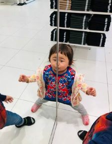  搞笑gif趣图说好减肥的,偷偷吃东西被发现了吓的表情包都出来了