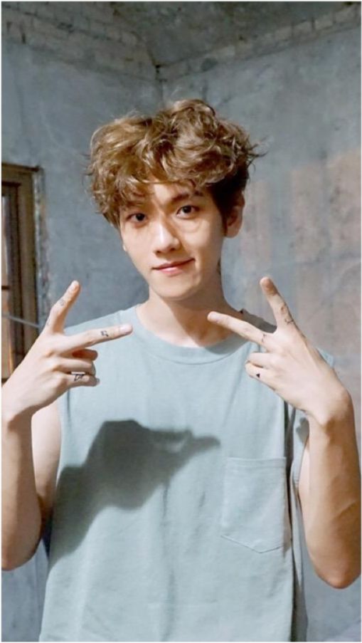  论边伯贤的表情管理,十分满分的十分