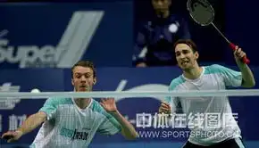 丹麦男双挑落奥运冠军后场扣杀表情紧张 丹麦男双挑落奥运冠军后场扣杀表情紧张