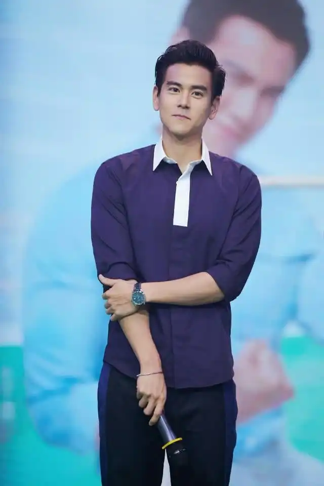 原来你是这样的彭于晏,笑的也太憨了,太治愈了吧表情管理离家出走 原来你是这样的彭于晏,笑的也太憨了,太治愈了吧表情管理离家出走