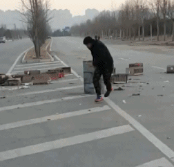 妹子,你不介意的话,我帮你拍吧,保证拍漂漂亮亮的 妹子,你不介意的话,我帮你拍吧,保证拍漂漂亮亮的