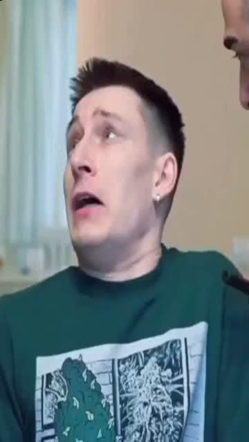 小伙演被打劫,这表情太过了 小伙演被打劫,这表情太过了