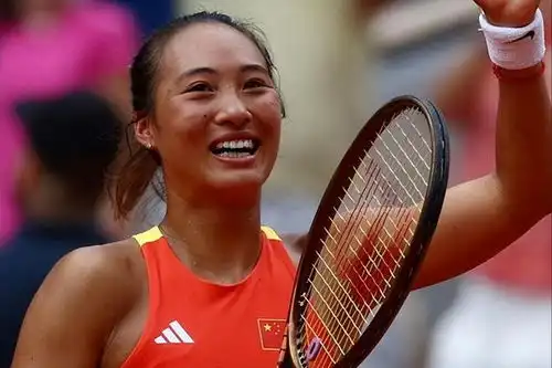  郑钦文进奥运决赛,德约科维奇高度赞扬,球迷来自goat的肯定